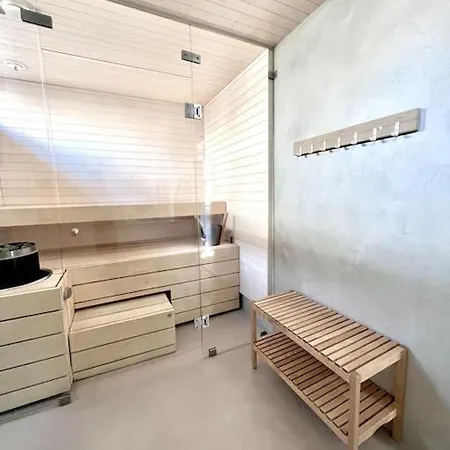 Modern House With Jacuzzi * إسبو