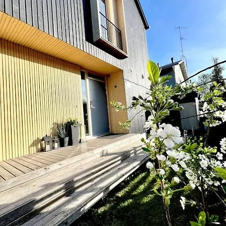 فيلة Modern House With Jacuzzi إسبو